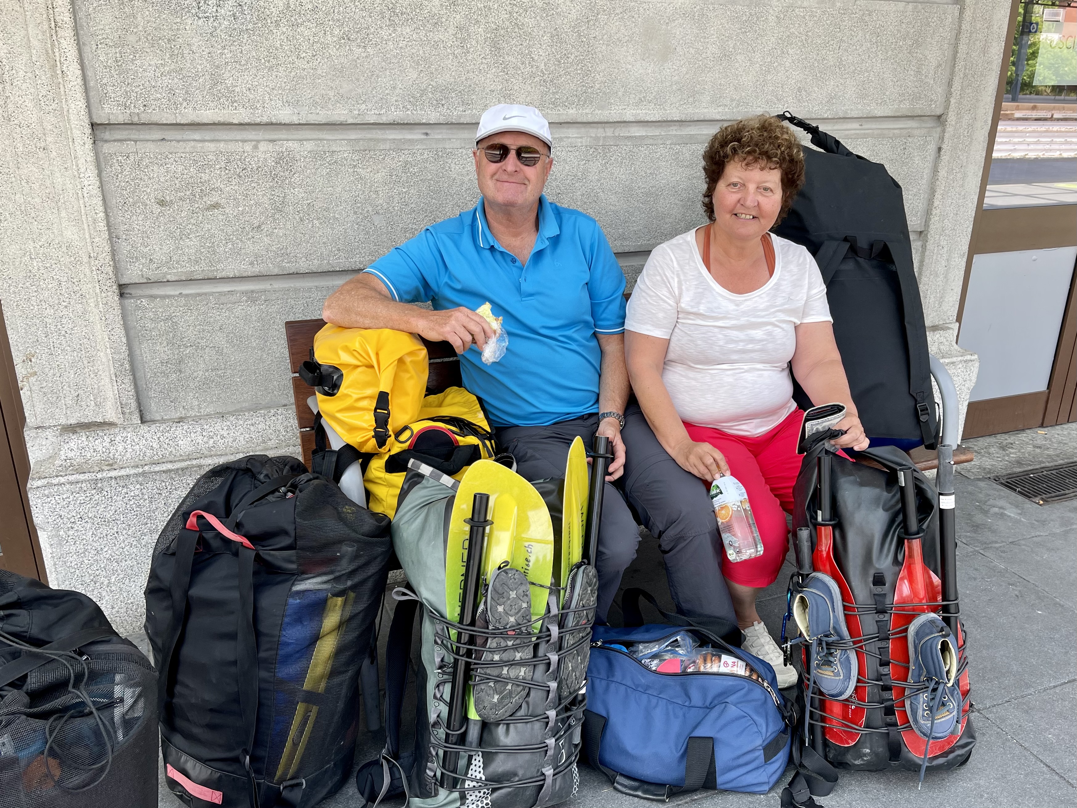 Anreise mit dem Zug für die Packraft Tour auf dem Ticino Inferiore 